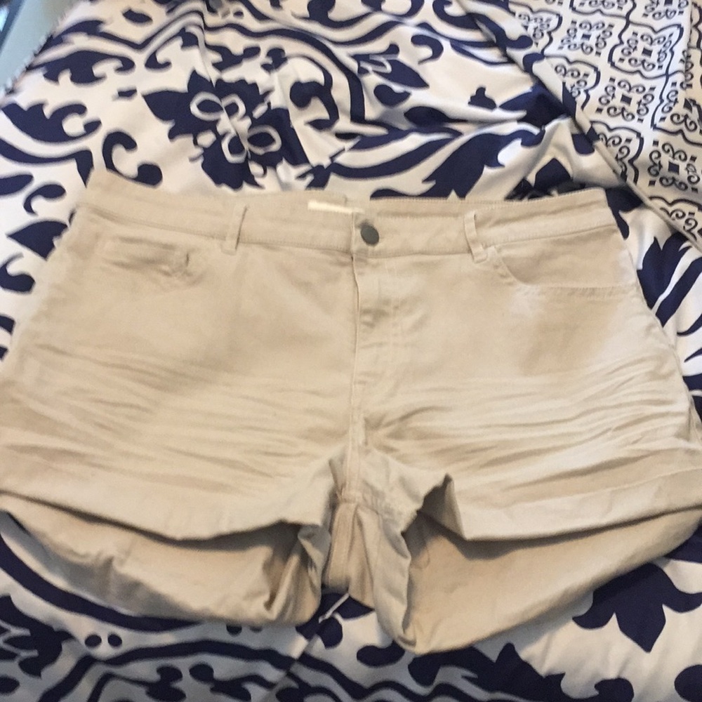 Khaki h&m shorts